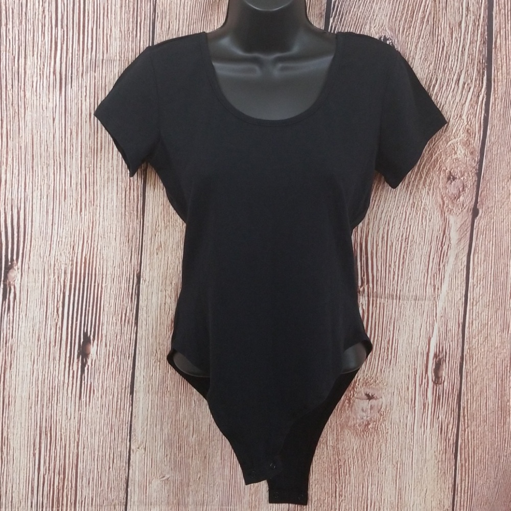 Black short sleeve bodysuit